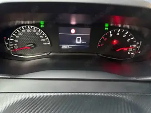 Peugeot 208 1.2 PureTech 100 Active Pack PDC Sitzheiz. Bild 5