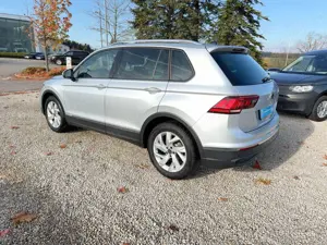 Volkswagen Tiguan Active TSi DSG Standheizung / AHK / Matrix Bild 5