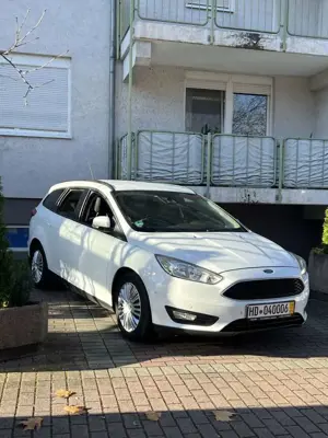 Ford Focus Turnier 1.0 EcoBoost Start-Stopp-System Trend
