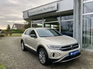 Volkswagen T-Roc 1.5 TSI Move DSG AHK IQ ACC NAVI Bild 2