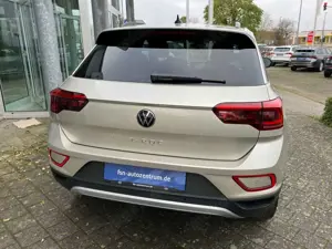 Volkswagen T-Roc 1.5 TSI Move DSG AHK IQ ACC NAVI Bild 5