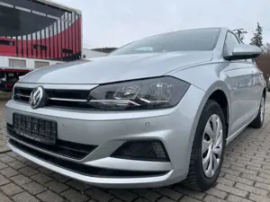 Volkswagen Polo VI Comfort NAVI/SHZ/TEMPO/8-FACH/SEITE RE.