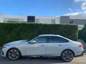 BMW 520 BMW 520d Limousine – M Sportpaket – HUD 1 Hand