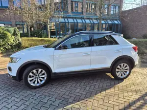 Volkswagen T-Roc 1.5 TSI ACT DSG Style Bild 2