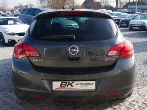 Opel Astra 1.7 CDTI Scheckheft Einparkhilfe Tempomat Sitzheiz Bild 4