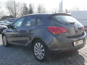 Opel Astra 1.7 CDTI Scheckheft Einparkhilfe Tempomat Sitzheiz Bild 5