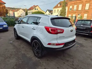 Kia Sportage Attract 2WD "1 Hand, TÜV/AU neu, Leder, Navi" " Bild 2