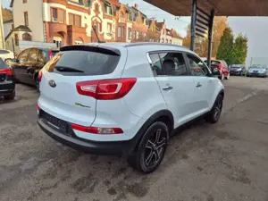 Kia Sportage Attract 2WD "1 Hand, TÜV/AU neu, Leder, Navi" " Bild 4