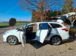 Ford Focus Focus Focus Turnier 1.6 TDCi DPF Champions Edition Bild 2