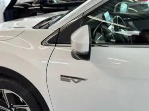 Mitsubishi Eclipse Cross Plus Select Black Hybrid 4WD 2.4 MIVEC PHEV EU6d S Bild 4