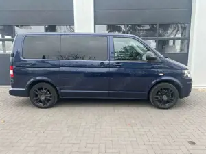 Volkswagen T5 Caravelle Comfort. Klima Standheizung PDC AHK Bild 5