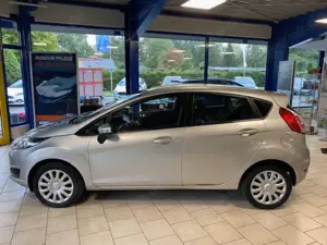 Ford Fiesta Fiesta 1,25 - TÜV neu Klima Winterpa. Ersatzrad Bild 4