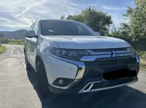 Mitsubishi Outlander 2.0 2WD CVT Diamant+ Bild 4