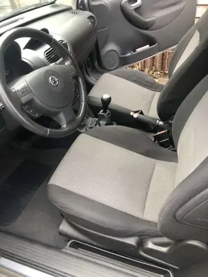 Opel Corsa 1.2 16V Sport Bild 4