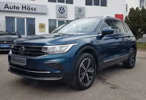 Volkswagen Tiguan Life 4Motion*AHK*NAVI*PANO VO U HI*REAR VIEW*ACC*