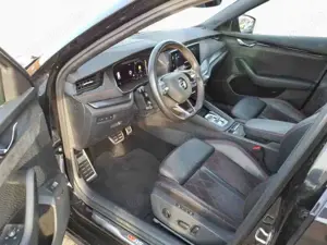 Skoda Octavia Combi 2.0TDI DSG 4x4 RS AHK DCC Pano HUD Bild 5