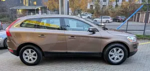 Volvo XC60 2.5D D5 AWD*ACC*BiXen*RKam*Shz*Pano*Memory Bild 4