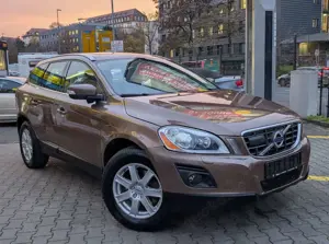 Volvo XC60 2.5D D5 AWD*ACC*BiXen*RKam*Shz*Pano*Memory Bild 3