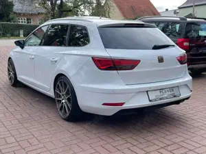 SEAT Leon ST Style DSG Navi Leder HU/AU Service neu Bild 4