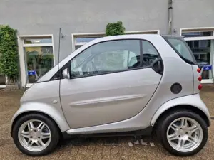 smart forTwo AUTOMATIK,KLIMA,SERVO,SITZH,LEDER INSP+TÜV NEU Bild 2