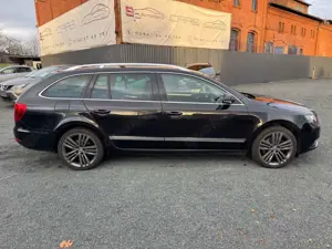 Skoda Superb Combi Elegance Navi / Bi-Xenon / PDC Bild 5