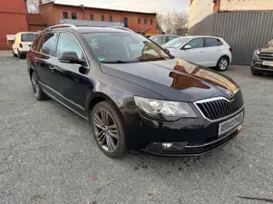 Skoda Superb Combi Elegance Navi / Bi-Xenon / PDC Bild 1