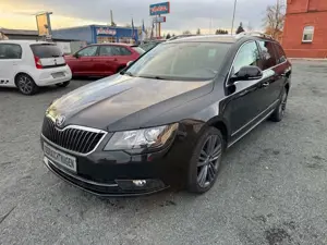 Skoda Superb Combi Elegance Navi / Bi-Xenon / PDC Bild 2