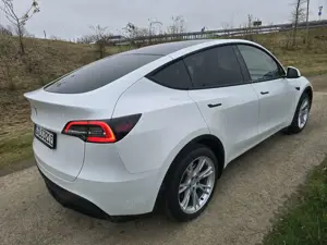 Tesla Model Y RWD Bild 5