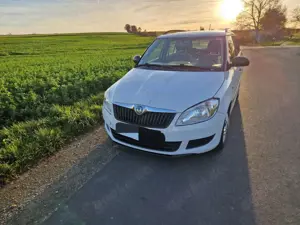 Skoda Fabia Cool Edition, Klima, neuer TÜV, 8fach bereift Bild 2