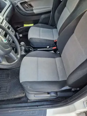 Skoda Fabia Cool Edition, Klima, neuer TÜV, 8fach bereift Bild 5