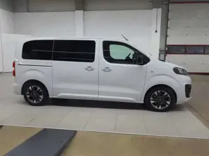 Opel Zafira Zafira Life 2.0D M Aut.Tourer AHK Pano 6Si Bild 3