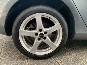 Volvo V40 V 40 T2 2.0 Momentum (EURO 6d-TEMP) Bild 4