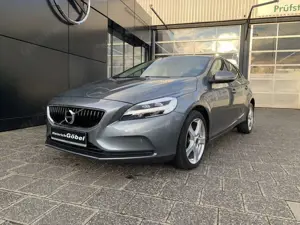 Volvo V40 V 40 T2 2.0 Momentum (EURO 6d-TEMP) Bild 1
