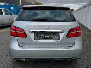 Mercedes-Benz B 200 B 200 (BlueEFFICIENCY) 7G-DCT Bild 4