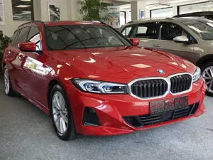BMW 318 318 d Touring+AHK+Pano+STHZ+H/K+ACC+Sportsitze+