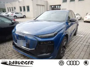 Audi SQ6 e-tron quattro edition one blue Panoramadach