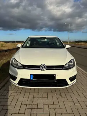 Volkswagen Golf R-Line