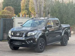 Nissan Navara NP300 N-Guard Double Cab 4x4