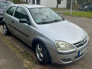 Opel Corsa Corsa LS Bild 2