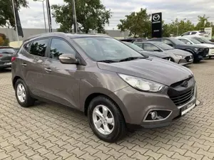 Hyundai iX35 Style 2.0 Automatik AHK abnehmbar 8fach bereift