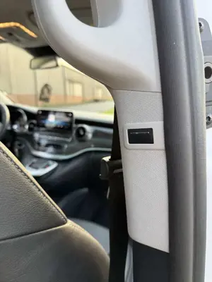 Mercedes-Benz V 300 d extralang 9G-TRONIC Bild 4