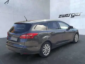 Ford Focus Turnier Titanium AHK Xenon Zahnriemen neuPDC Bild 3