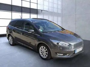 Ford Focus Turnier Titanium AHK Xenon Zahnriemen neuPDC Bild 5