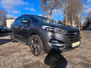 Hyundai TUCSON Premium 4WD*Automatik*LED*1.HAND* Bild 2