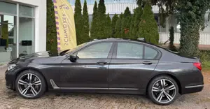 BMW 750 i xDrive*SD*Hed-Up*Komfortsitze*Kamera*MwSt.* Bild 2