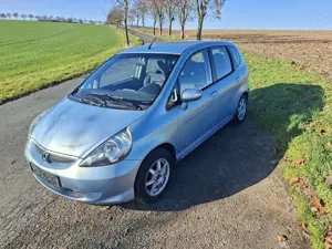 Honda Jazz 1.4 LS *frischer Ölwechsel/Batterie neu/TÜV 1/27* Bild 2