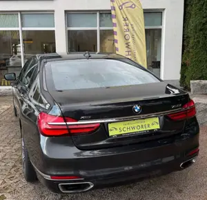 BMW 750 i xDrive*SD*Hed-Up*Komfortsitze*Kamera*MwSt.* Bild 4