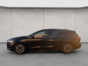 Ford Focus Turnier 1.0 EcoBoost Hybrid TITANIUM Sitzhzg Bild 2