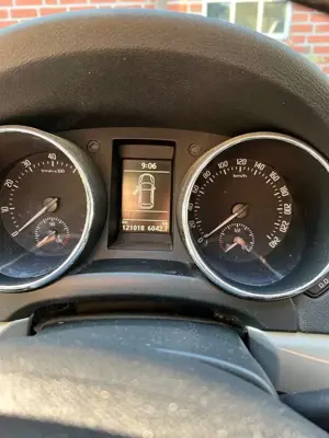 Skoda Yeti Yeti 1.2 TSIAmbition PLUS EDITION Bild 3