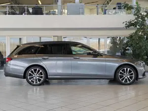 Mercedes-Benz E 220 d T Avantgarde +AHK+MULTIBEAM+SCHIEBEDACH++ Bild 2